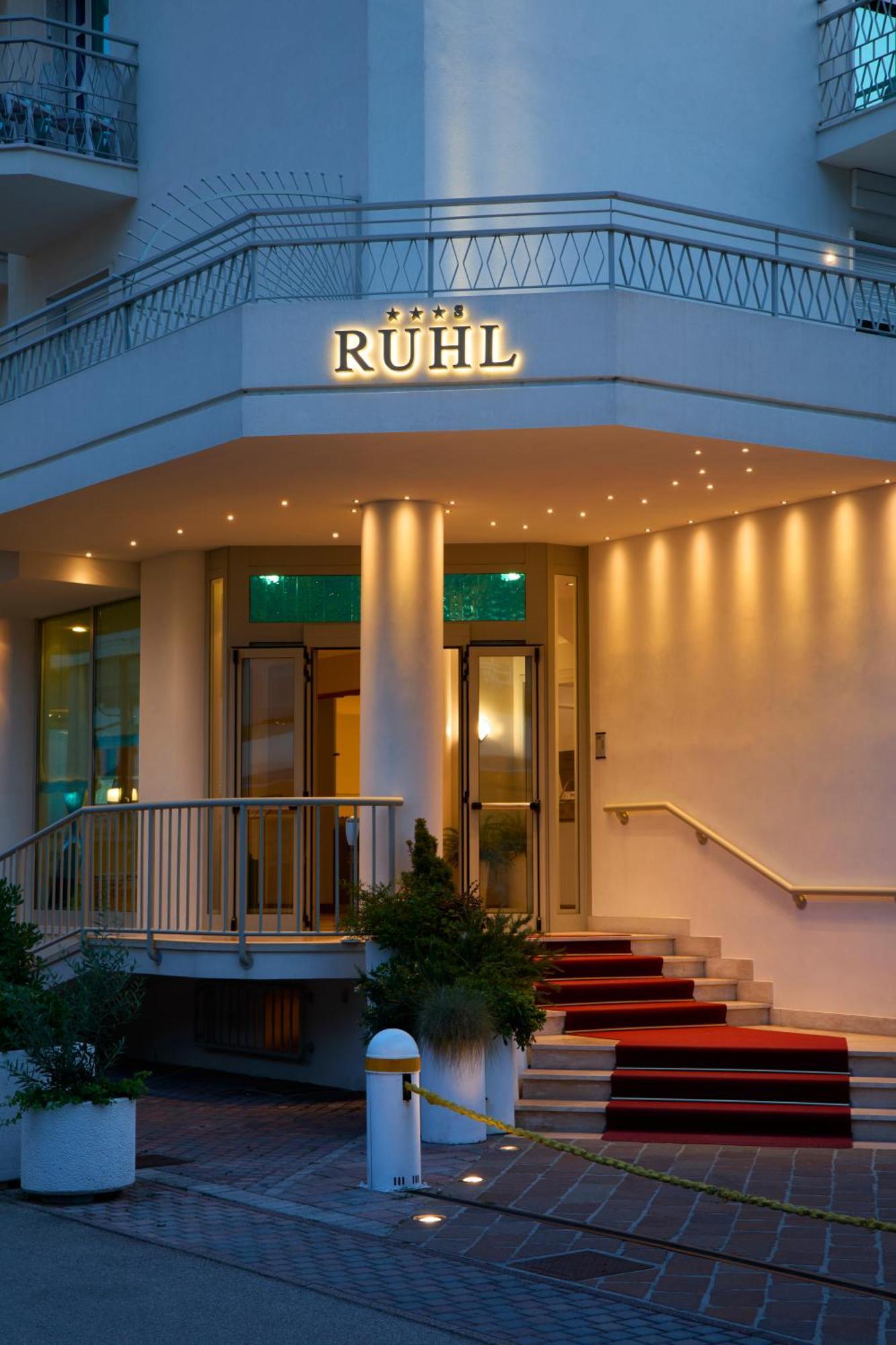 Ruhl & Hotel