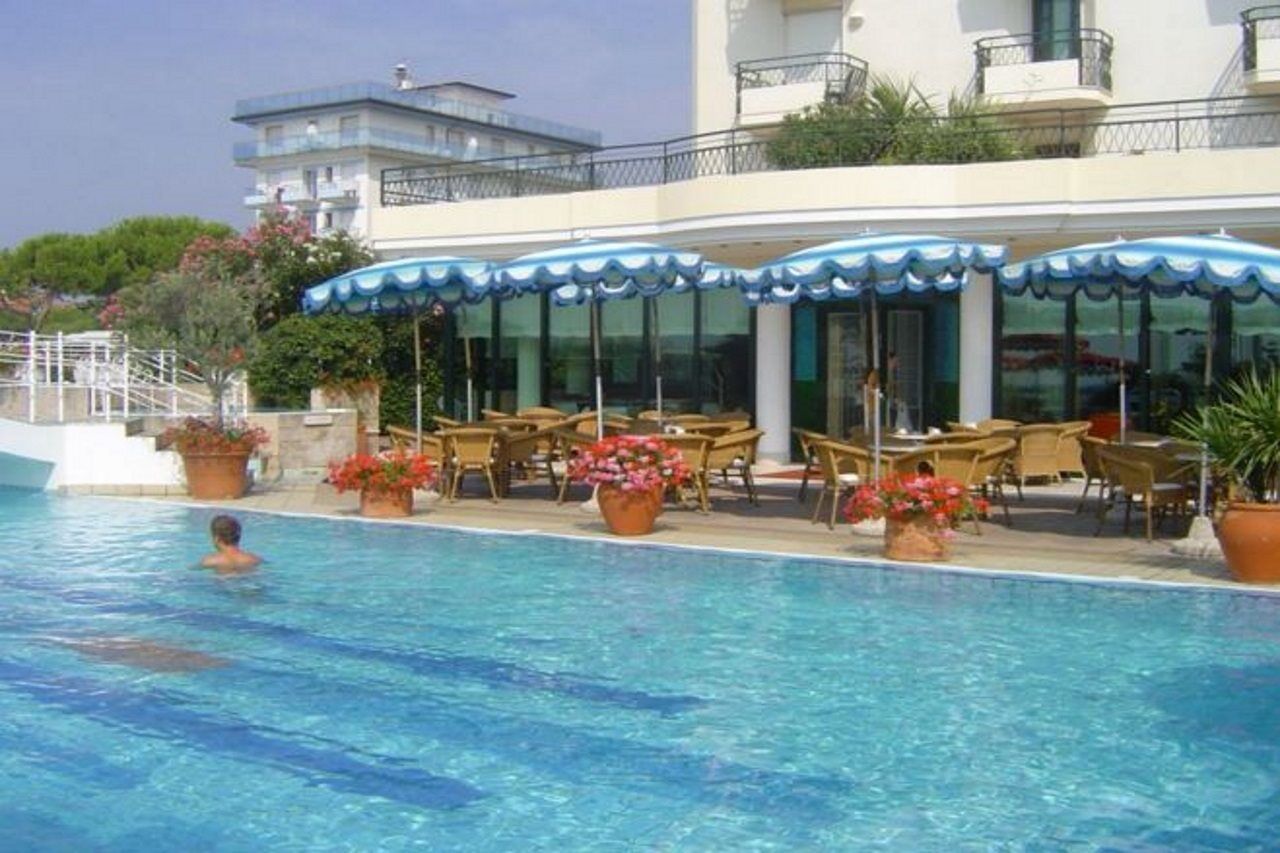 Ruhl Hotel&suites Hotel 3*